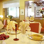 Hotel Milano Snc Lanzo dʼIntelvi